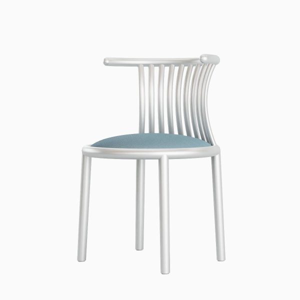 Curved Iron Chair 01