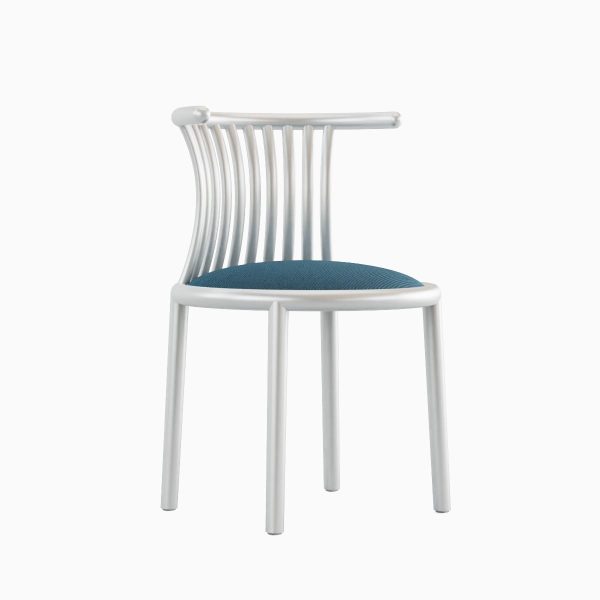 Curved Iron Chair 02