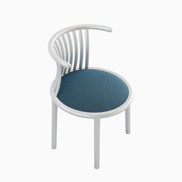 Curved Iron Chair 02