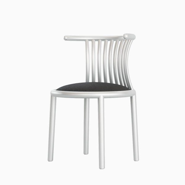 Curved Iron Chair 03