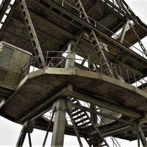 large-old-crane-pbr-3d-model-low-poly-max-obj-mtl-3ds-fbx-dae