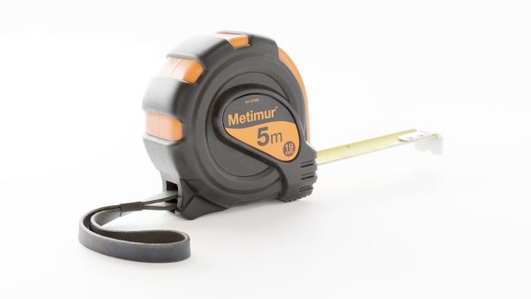 Metal retractable measuring tape