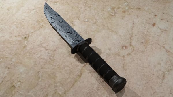 Military knife with damascus steel blade