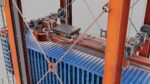 Straddle carrier